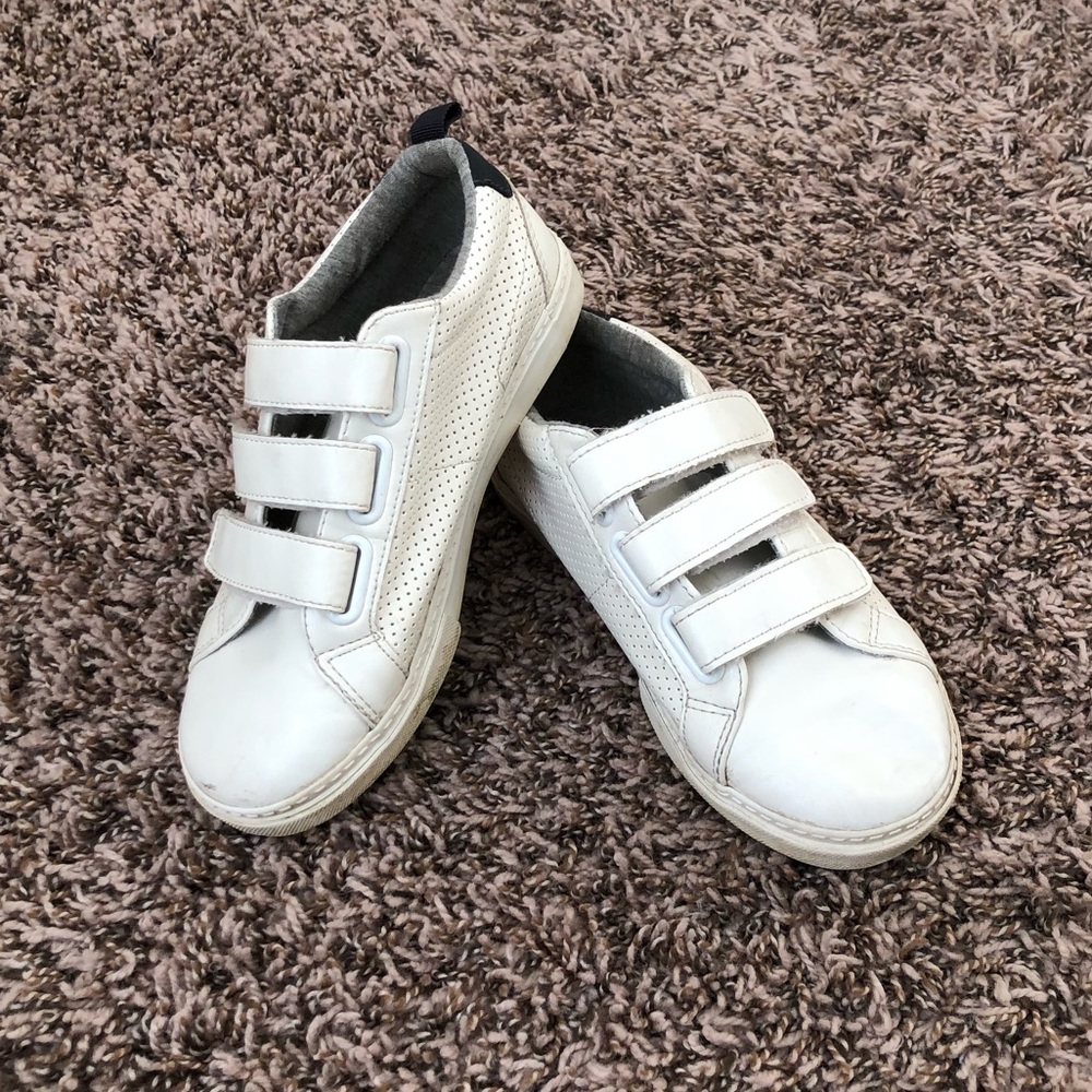 Gap Kids Boys Size 1 White Classic Sneakers Shoes